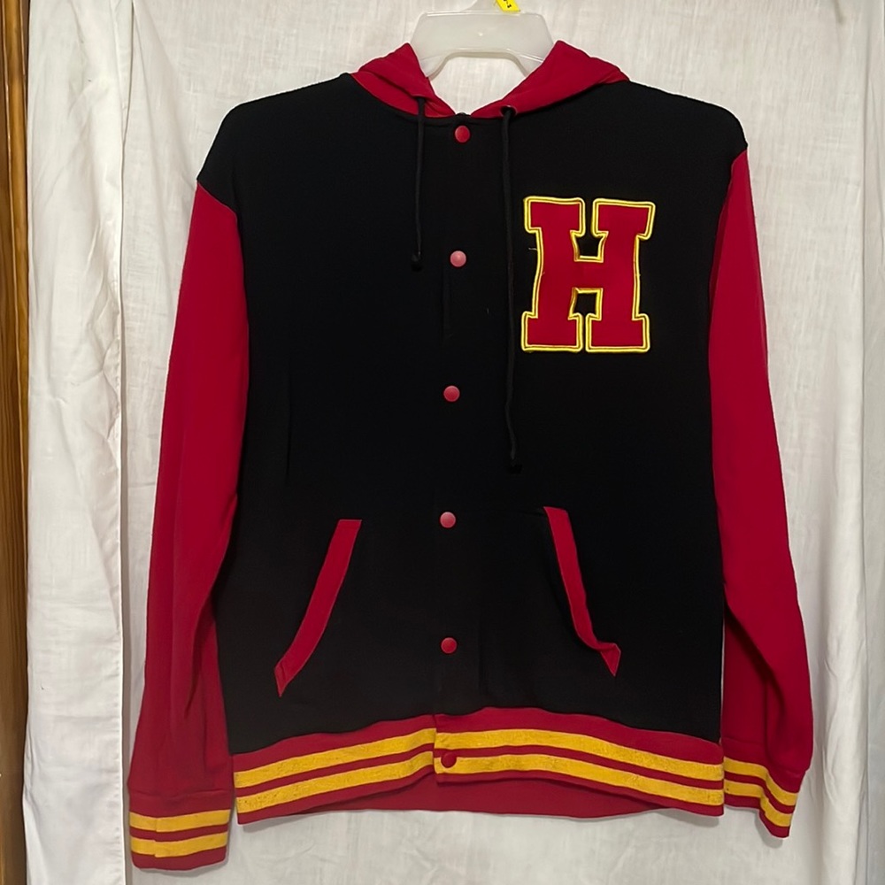 Hot Topic Hogwarts Snap Hoodie